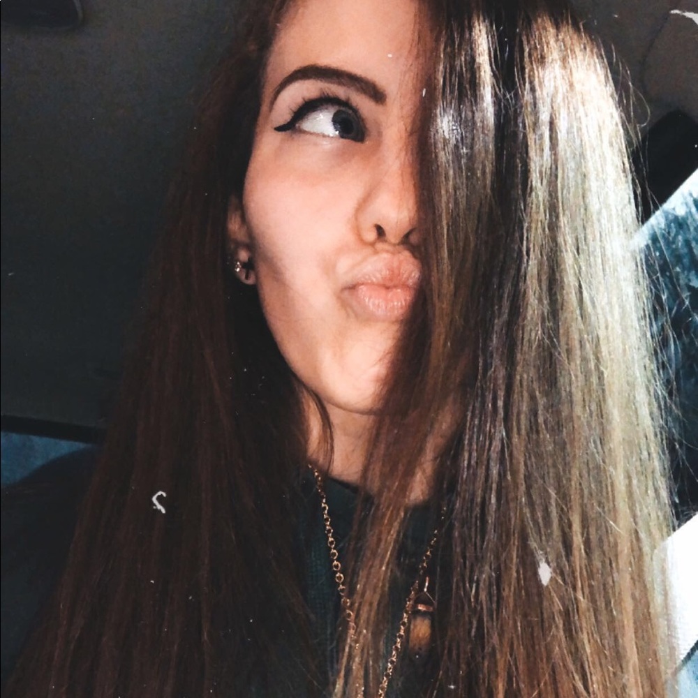 Meet your Posher, Jade